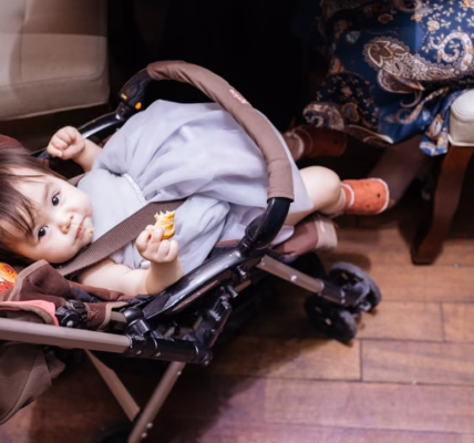 童年回聲:永遠是個小娃娃 童年回聲:永遠是個小娃娃