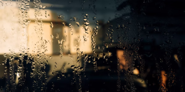 雨季的淚滴回憶