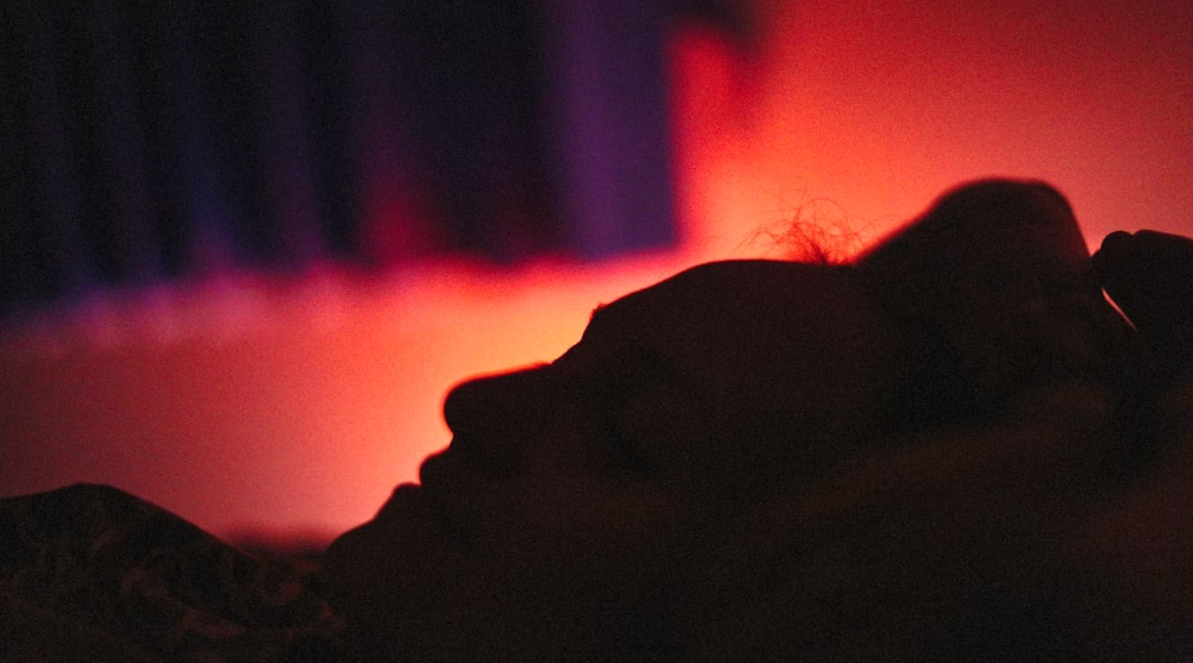 斷腸夜裡,想你仍在 斷腸夜裡,想你仍在