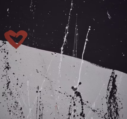 「我在夜色里，听见你的呼吸」