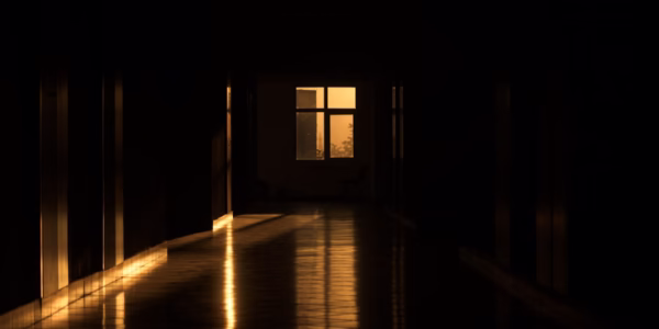 黑暗中閃爍的光