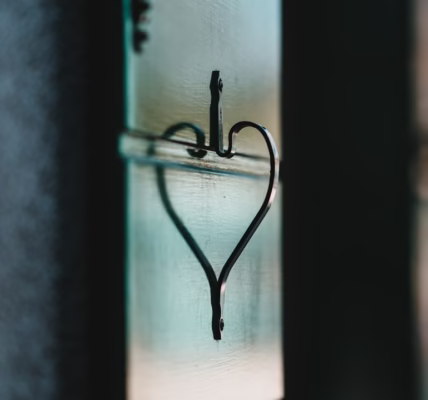 雨中聽《花心》:一聲不分手的告白 雨中聽《花心》:一聲不分手的告白