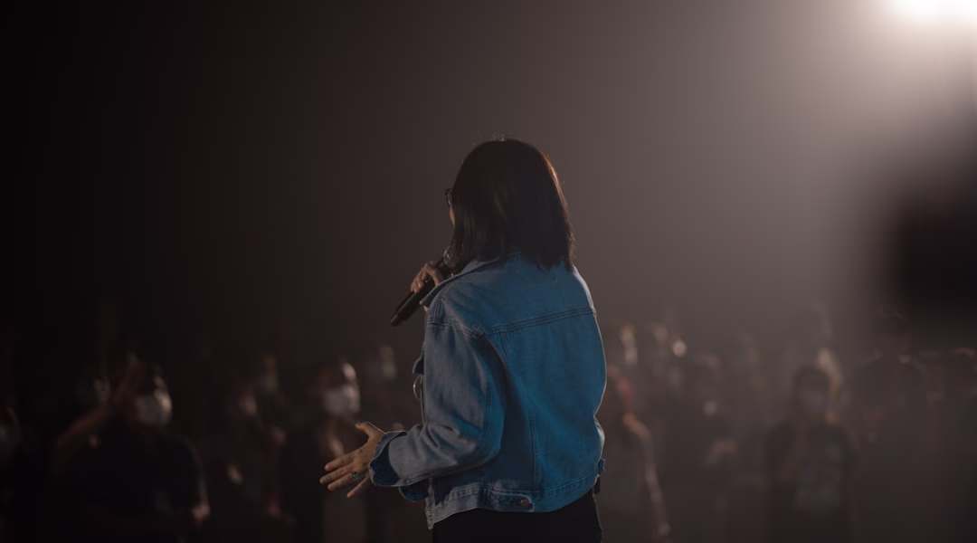 標題:在淚痕裡聽見,女性與男性歌聲的心跳差距 標題:在淚痕裡聽見,女性與男性歌聲的心跳差距