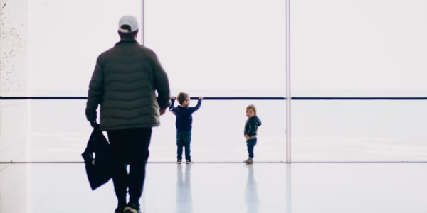 離家路上，回憶飛揚