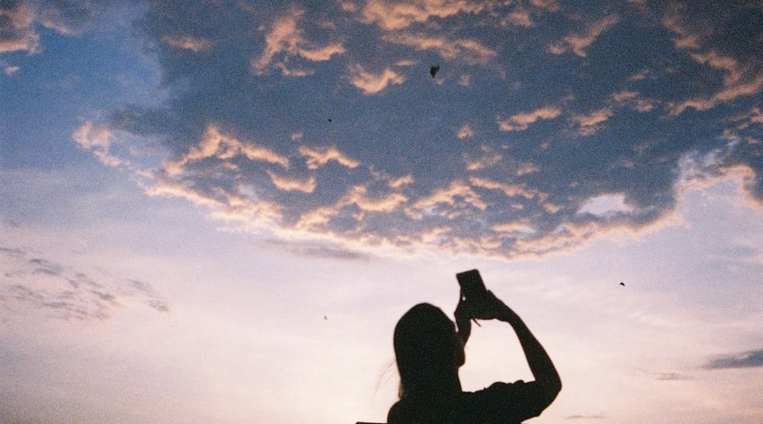 雨滴里聆听不完美 雨滴里聆听不完美
