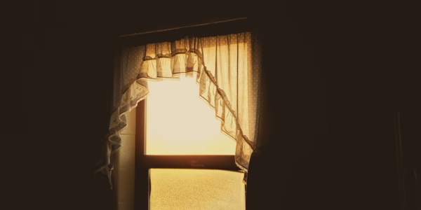 陽光溫暖的奶奶手