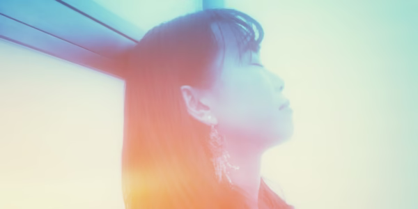 標題：她說我在她眼裡是星辰，我在她心裡是風