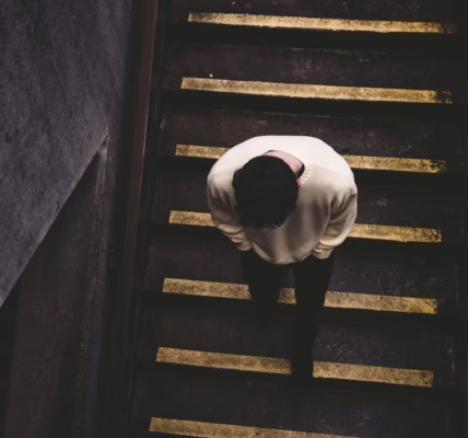 逃離的歌聲,拂去生活的塵埃 逃離的歌聲,拂去生活的塵埃