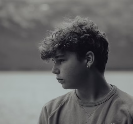 我在雨中聽見的浪