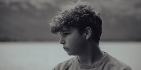 我在雨中聽見的浪