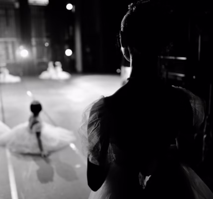 舞台最深情:我在《只能想念你》 舞台最深情:我在《只能想念你》