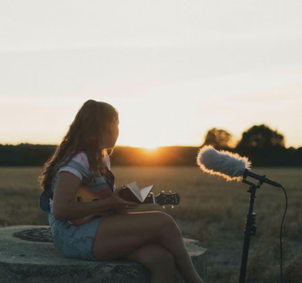 小情歌裡的那句「我」 小情歌裡的那句「我」