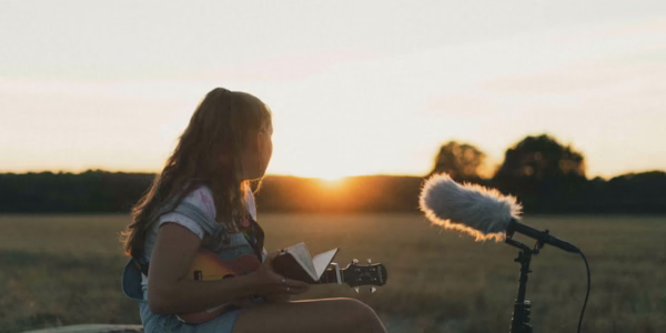 小情歌裡的那句「我」