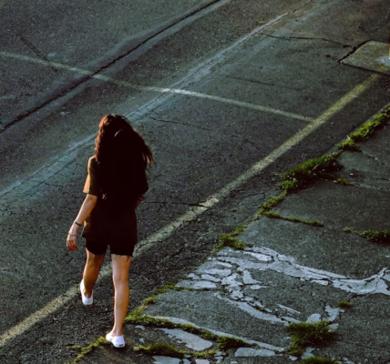 一句歌聲,回到青春的苦澀 一句歌聲,回到青春的苦澀