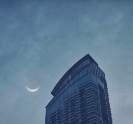 在城裡月光下,聽見寧靜的呼吸 在城裡月光下,聽見寧靜的呼吸