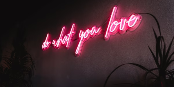 雨夜裡，我聽見自己心跳的旋律