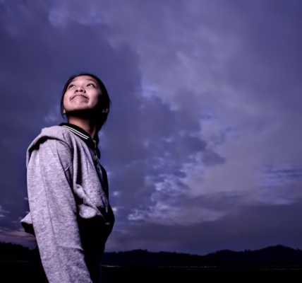 KTV的灯光下,我听见青春的回声 KTV的灯光下,我听见青春的回声