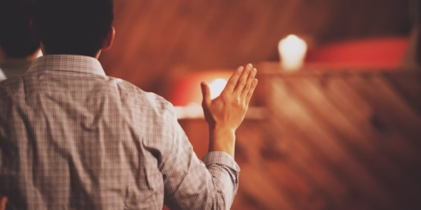 星光在雨中闪烁