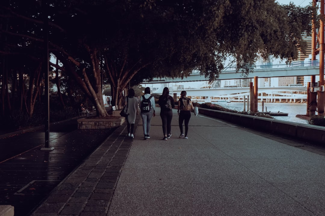 戀人未滿：那一刻的曖昧